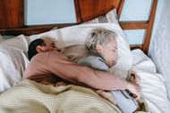 Builds a healthy and better relationship (Image via Pexels/Gary Barnes)
